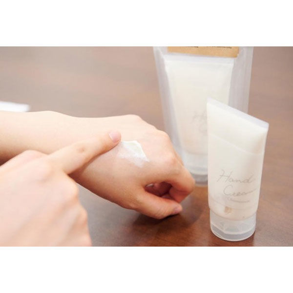 Tokyu Hands Matsuyama Oil and Fat Hand Moisture Cream Chamomile 75g